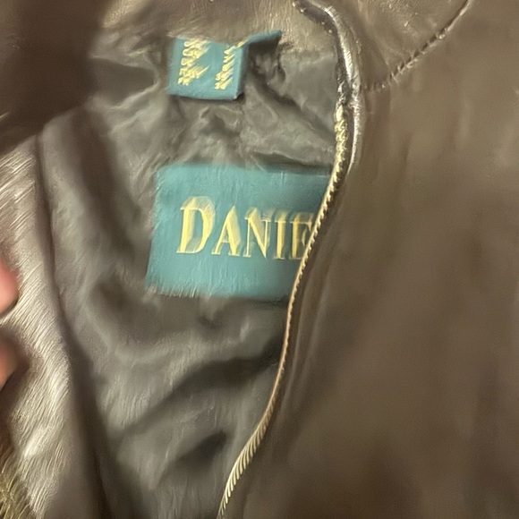 Danier Dark Leather Vest - Picture 3 of 7